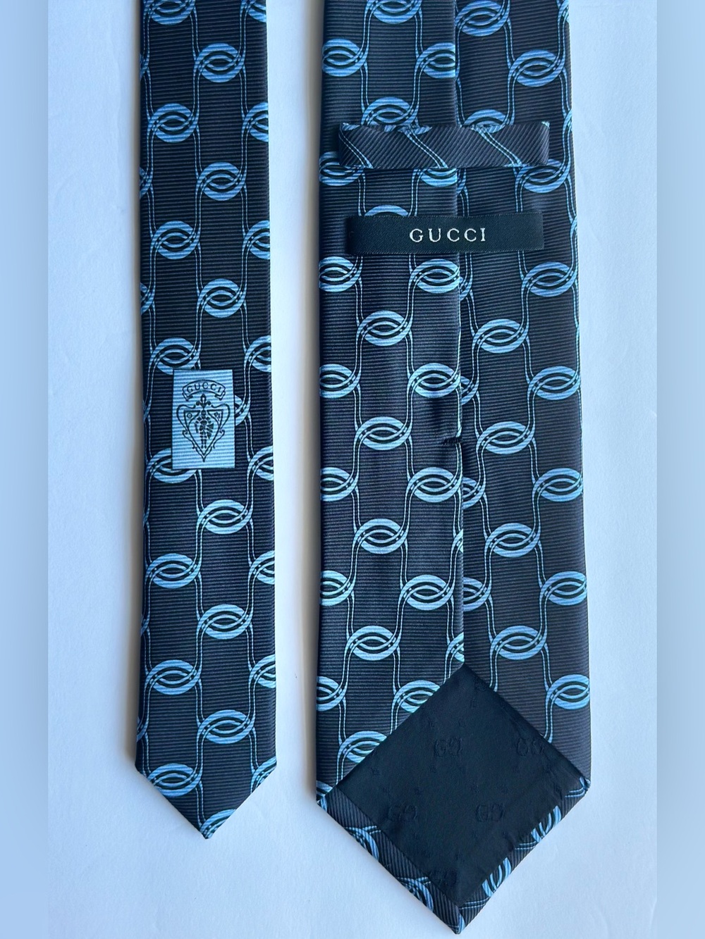 Gucci Tie Blue Interlocking Chain Pattern Made in Italy 100% Silk